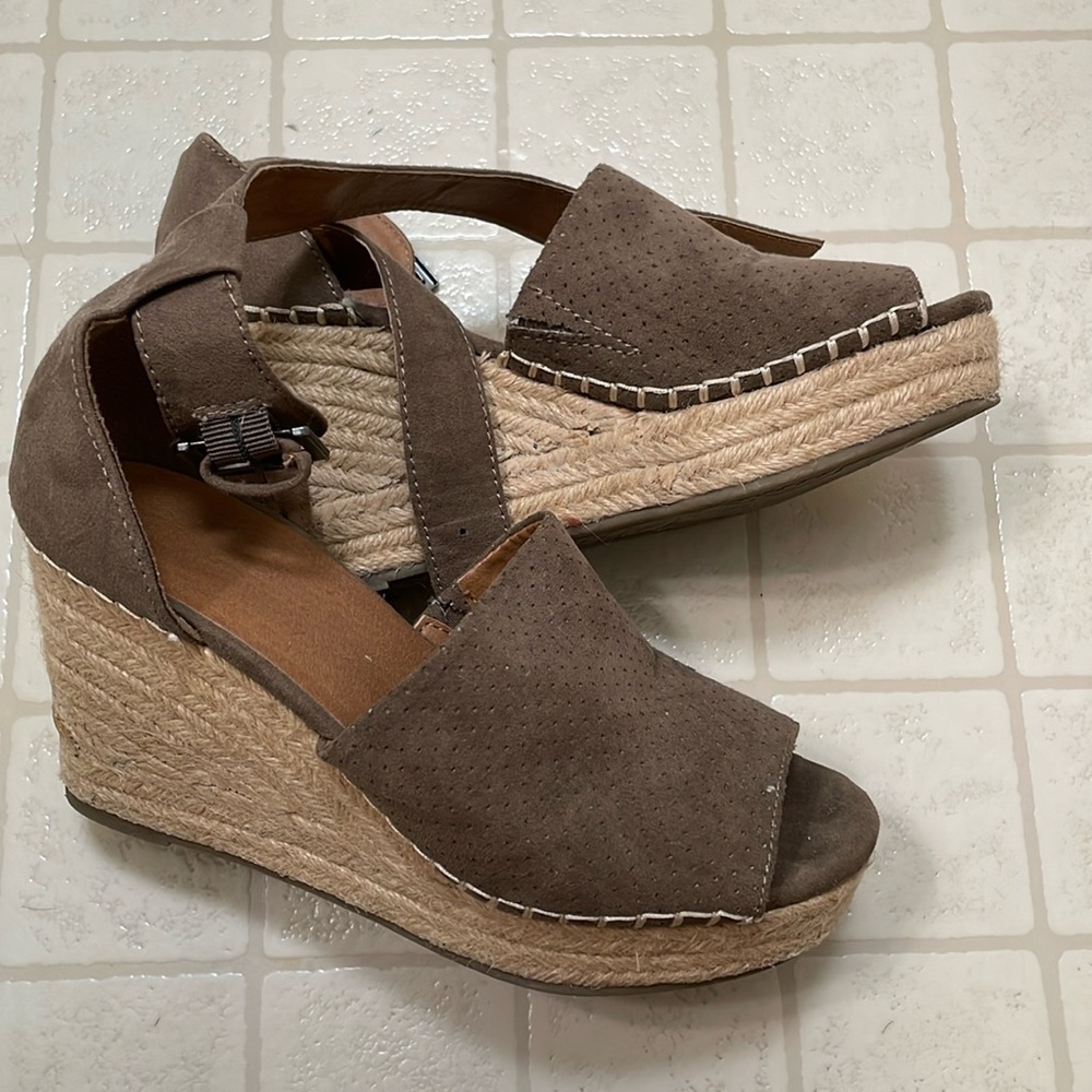 Altar’d State Wedge Sandals